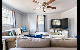 The Perfect Place To Stay. Fort Moore And More